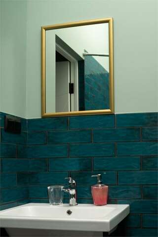 Гостевой дом Августин Абрау-Дюрсо Улучшенный трехместный номер с балконом-11