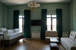 Гостевой дом Августин Абрау-Дюрсо Улучшенный трехместный номер с балконом-7