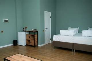 Гостевой дом Августин Абрау-Дюрсо Улучшенный трехместный номер с балконом-2